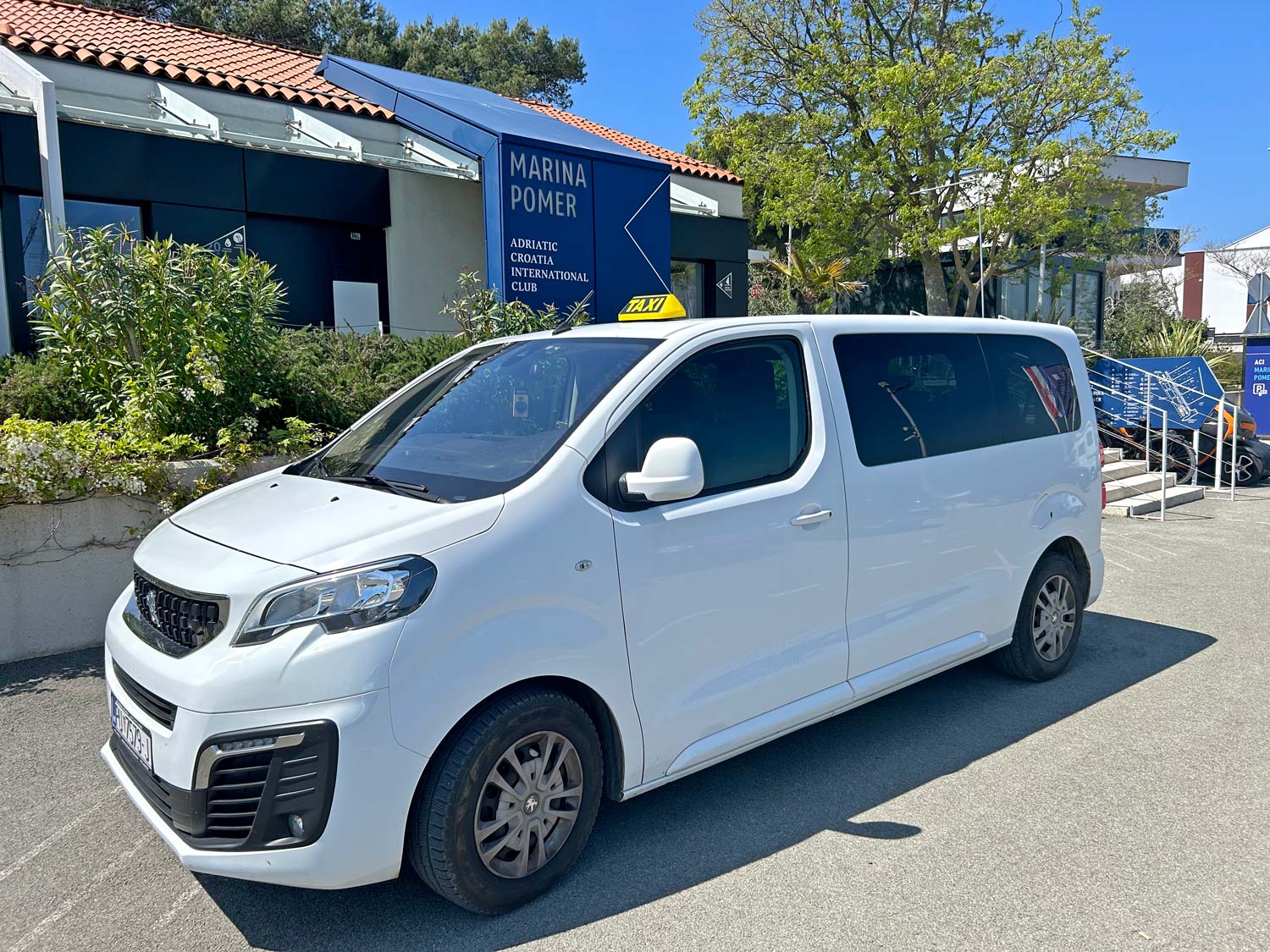 novi-pezo-taxi-medulin Transfer Service Medulin